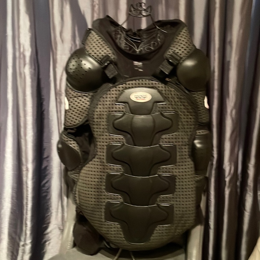WOW MOTORCYCLE MOTOCROSS BIKE GUARD PROTECTOR BODY ARMOR A1 BLACK